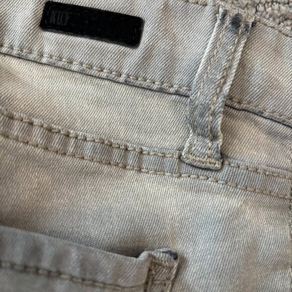Grey Skinny Jeans - Jennifer Collection - Size 6 - Kut from the Kloth - Picture 4 of 6